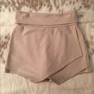 Nude/tan envelope skort size medium